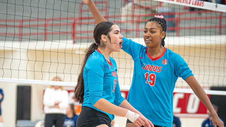 Freshman Seenane Brewer (Navajo/Cherokee) Had 10 Kills and 7 Digs for New Mexico Lobos who Fell to Wyoming