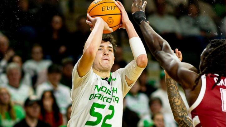 Treysen Eaglestaff (Cheyenne River Sioux) scores 19 as North Dakota knocks off South Dakota Mines 80-48