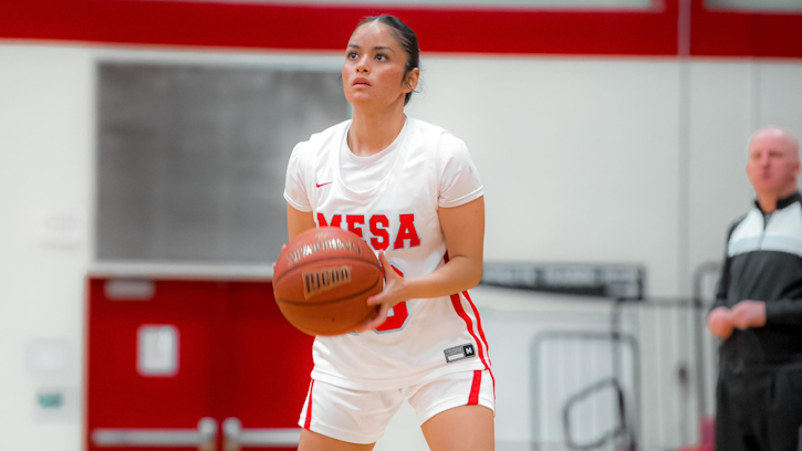 Ashiian Hunter (Navajo) Led No. 6 Mesa CC with 18 Points in 90-47 Win over South Mountain