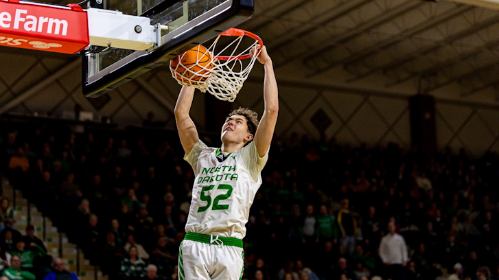 Treysen Eaglestaff (Cheyenne River Sioux) Added 17 Points for North Dakota who get the Season Sweep over Oral Roberts in Oklahoma