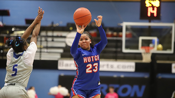 Kiki Smith (Comanche) hit four 3-pointers and scored 15 points in No. 1 Hutchinson’s 57-39 victory over Barton CC