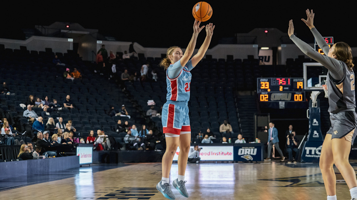 Emily Robinson (Choctaw) Leads Oral Roberts University with 21 Points in 99-79 Win over Lindenwood University