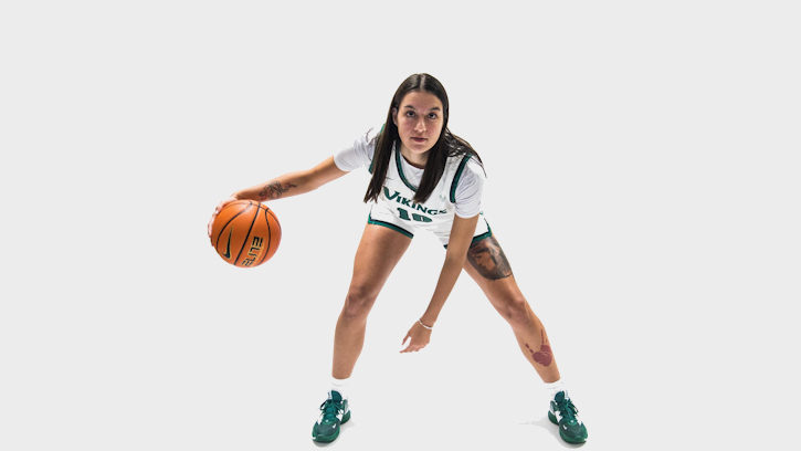 Jordana Reisma (Winnebago) Added 14 Points for Cleveland State in 111-67 Victory At Chicago State