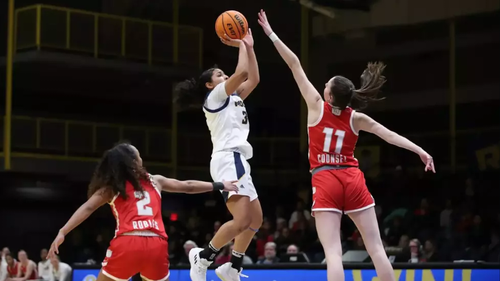 Alayna Contreras (Ojibwe) lifts UMKC over Denver in career-best 31-point performance